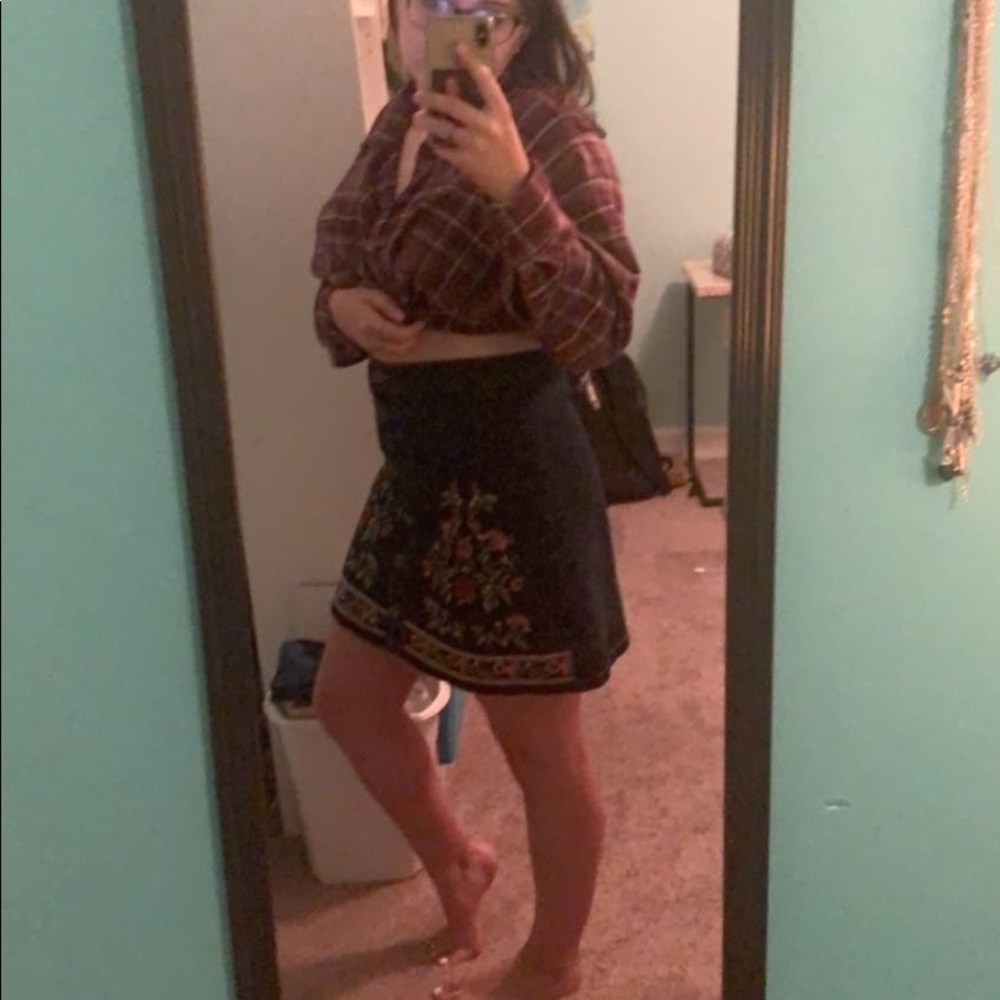 SOLD Francesca’s Embroidered Jean Skirt - Picture 9 of 9
